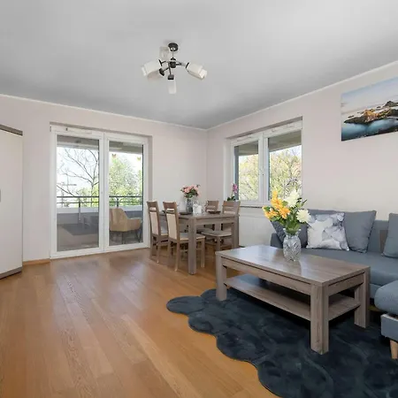 Rodzinny Z Dwiema Sypialniami I Balkonem We Wroclawiu By Renters *