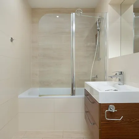 Rodzinny Z Dwiema Sypialniami I Balkonem We Wroclawiu By Renters