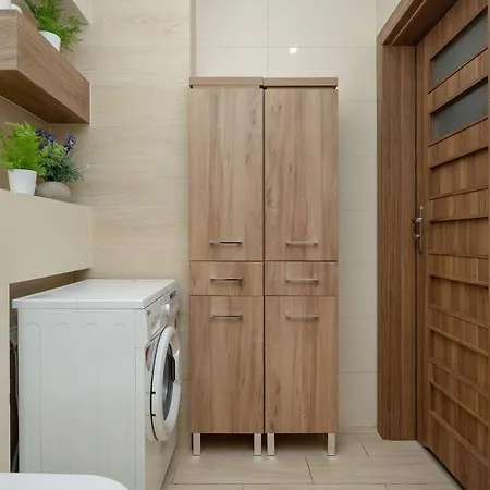 Rodzinny Z Dwiema Sypialniami I Balkonem We Wroclawiu By Renters Apartman